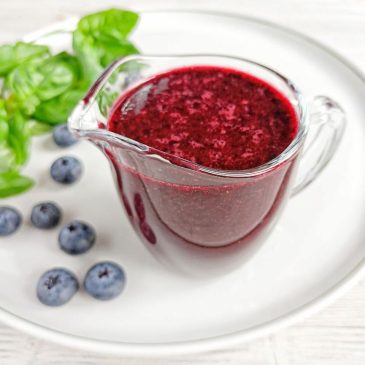 Сыроедный ягодно-базиликовый соус | Raw berry-basil sauce