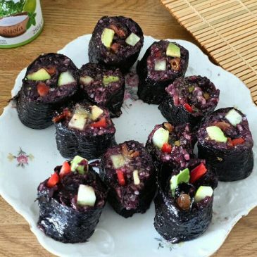 В пятницу в Сытом Вегане в 12 мск готовим роллы с Григорием 👨🏻‍🍳
