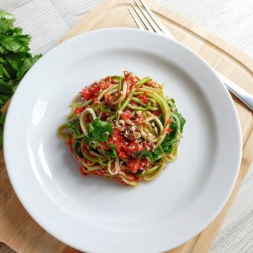 Сыроедное спагетти с томатным соусом | Raw Spaghetti with tomato sauce