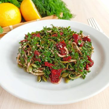 Raw-салат с кейлом и вялеными томатами | Kale and Sundried Tomatoes RAW-Salad