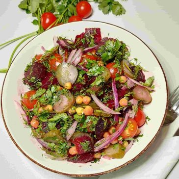 Осенний салат с нутом и солёными огурцами | Autumn salad with pickled cucumbers