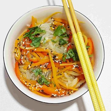 Фунчоза с овощами в медово-соевом соусе | Rice noodles with vegetables and honey-soya sauce