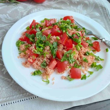 Кускус с помидорами и зеленью