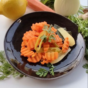 Пряная маринованная морковь