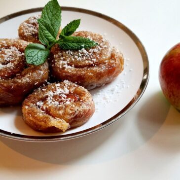 Ароматные яблочные рулеты с корицей
