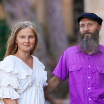 Как подарить подарок Елене и Григорию на День Рождения?