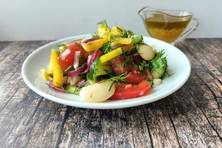 Веганский салат с фасолью Лима