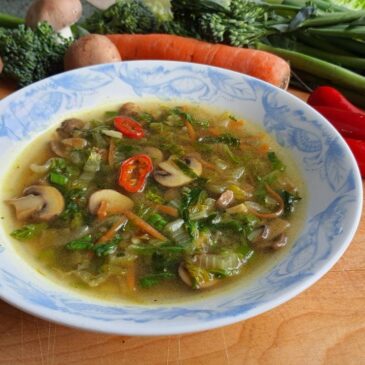 Суп с пекинской капустой и шампиньонами